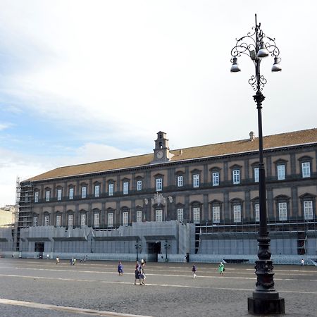 Relais Piazza Del Plebiscito B&B Nápoles Exterior foto