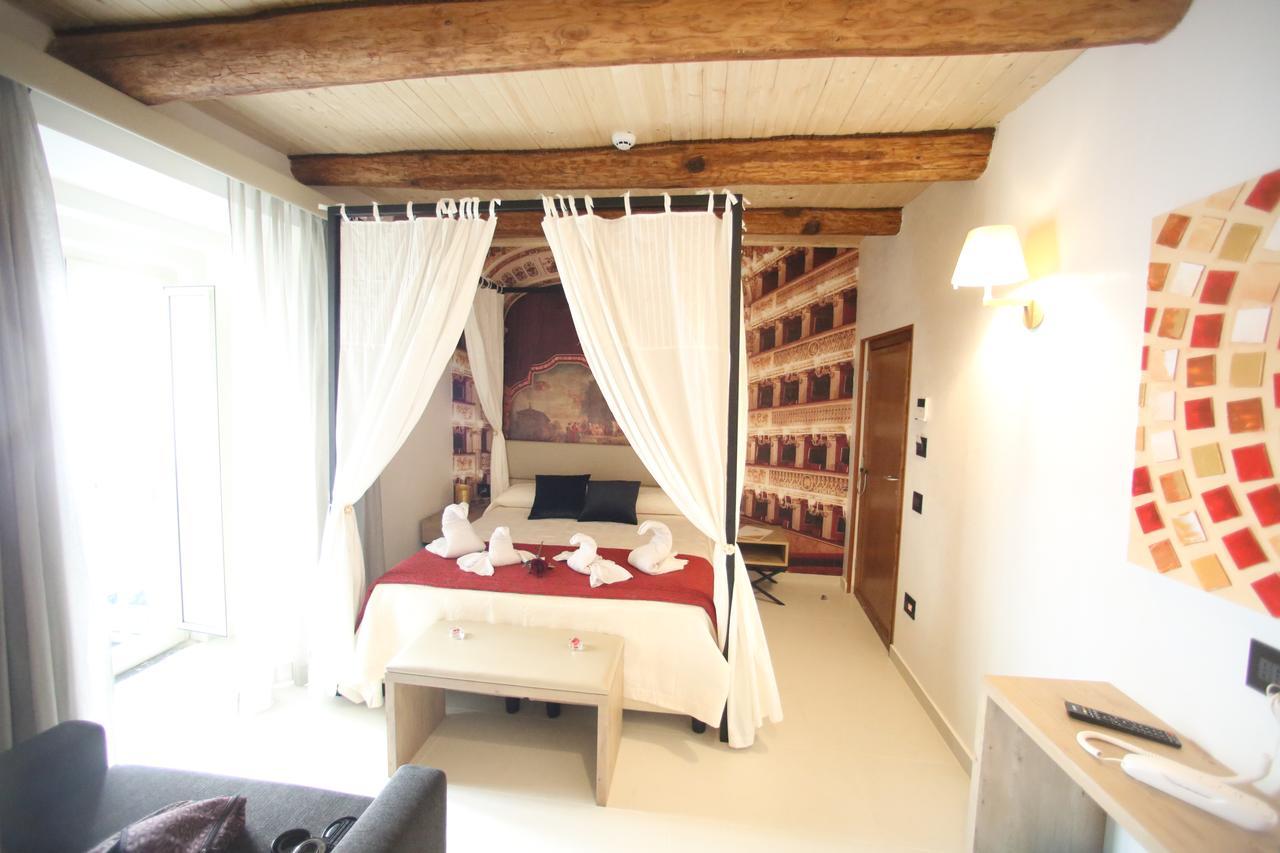 Relais Piazza Del Plebiscito B&B Nápoles Exterior foto